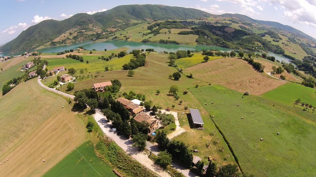 Вилла Agriturismo La Corte Sul Lago Чинголи Экстерьер фото